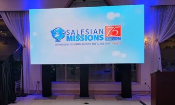Large Screen Displays Large Screen Displays